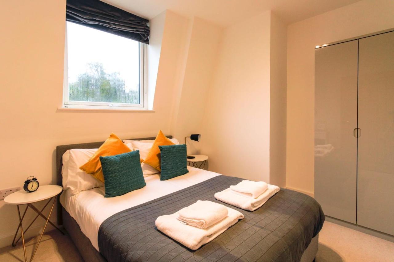Furness House By Pay As U Stay Redhill  Εξωτερικό φωτογραφία