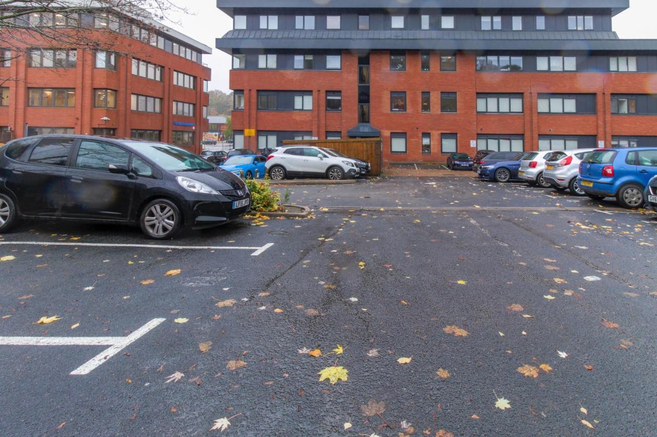 Furness House By Pay As U Stay Redhill  Εξωτερικό φωτογραφία